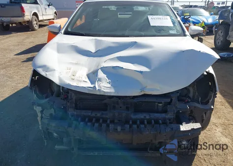 2014 Volkswagen Eos Komfort z USA, uszkodzony, nr VIN WVWBW8AH3EV004452